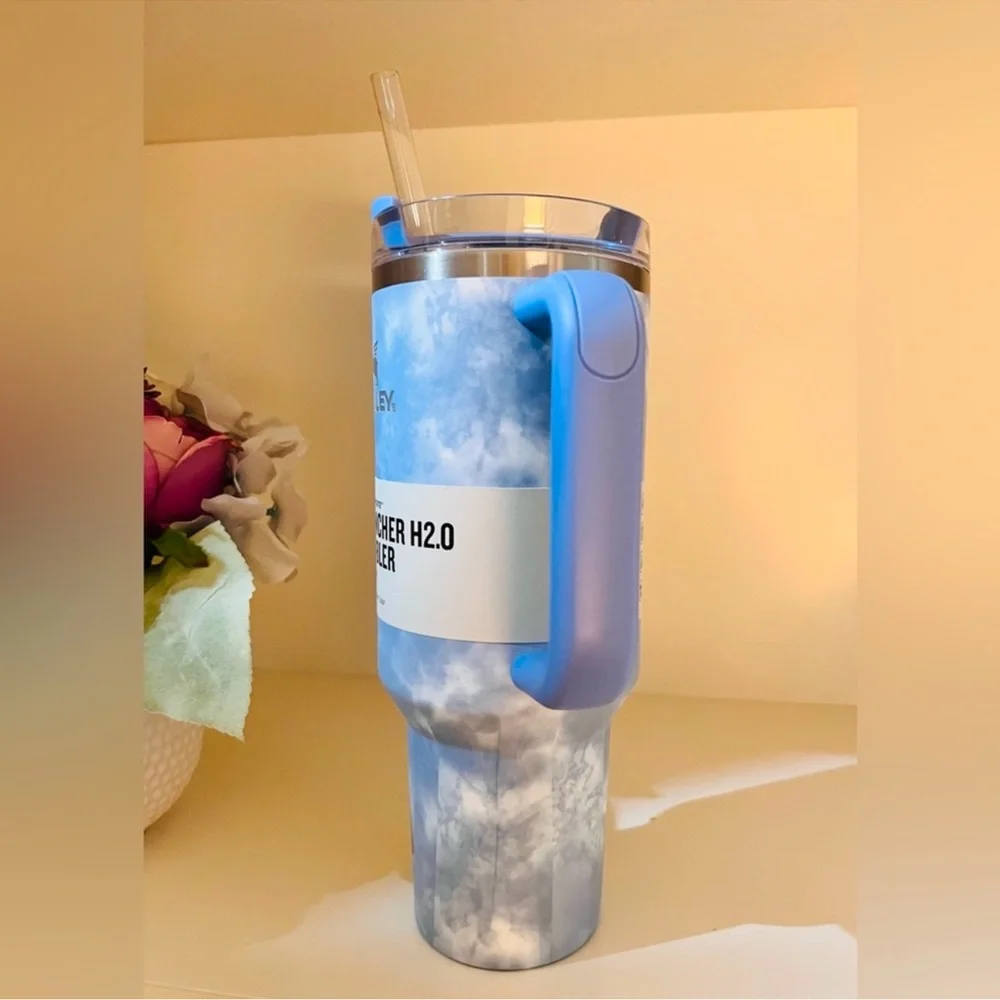 🎉LAST PIECE🎉Stanley 40 oz. Quencher‎ H2.0 FlowState Tumbler Ocean Tie Dye - Picture 3 of 9